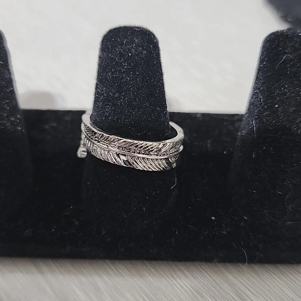 Idyllwild Silvertone Feather Ring - Picture 4 of 6
